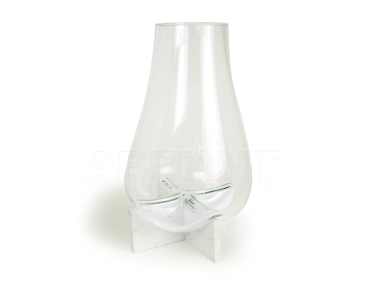 Купить Ваза Vanessa Mitrani GRAVITY CROSS Vase Albâtre