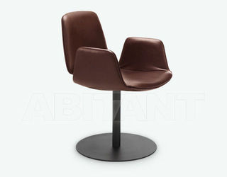 Стул с подлокотниками Freifrau 2016 TILDA ARMCHAIR Tellerfuß