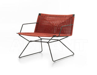 Кресло NEIL TWIST MDF Italia 2019 F056503 CON BRACCIOLI