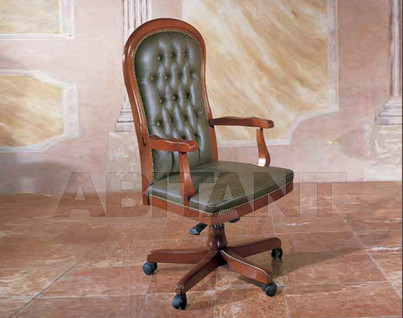 Офисное кресло в классическом стиле