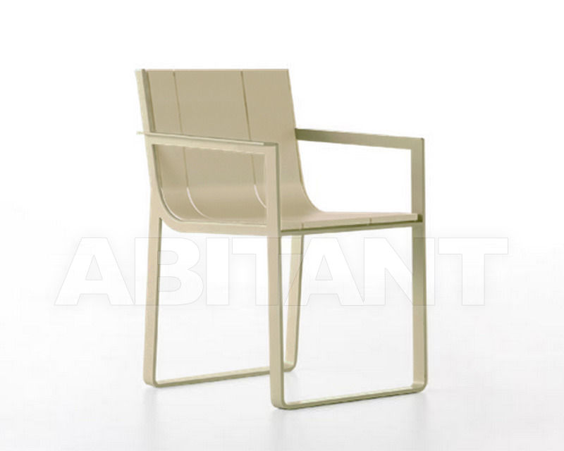 Купить Стул с подлокотниками Gandia Blasco 2015 SILLA FLAT sand 